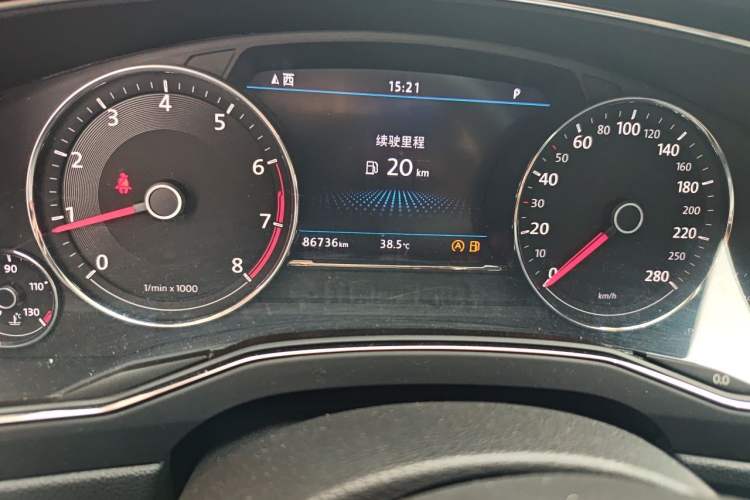 Used Volkswagen Phideon 2018 Revised Version 380TSI Two-Wheel Drive Business Edition Odometer Close Up