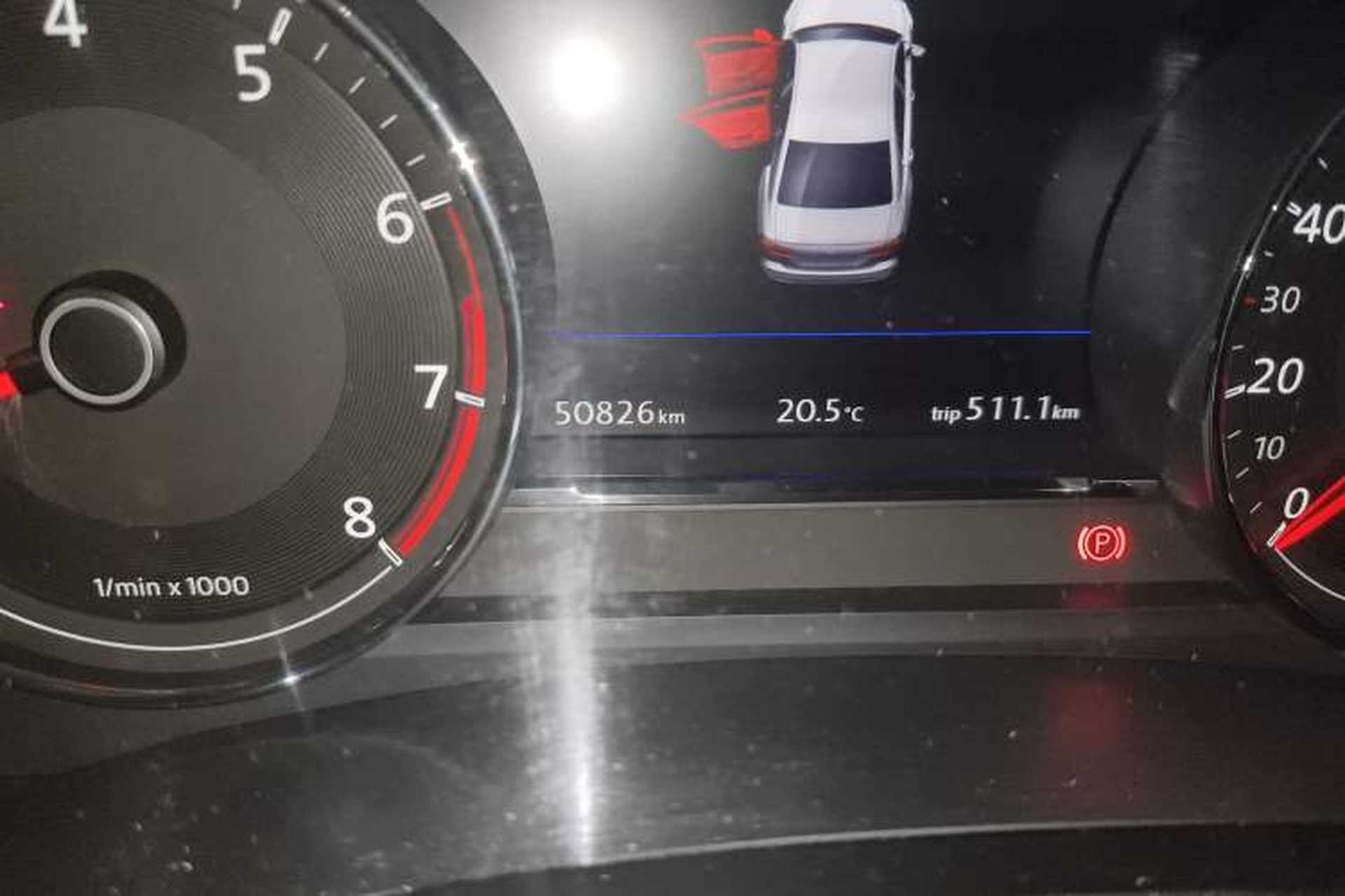 Used Volkswagen Phideon 2018 Revised Version 380TSI Two-Wheel Drive Business Edition Odometer Close Up