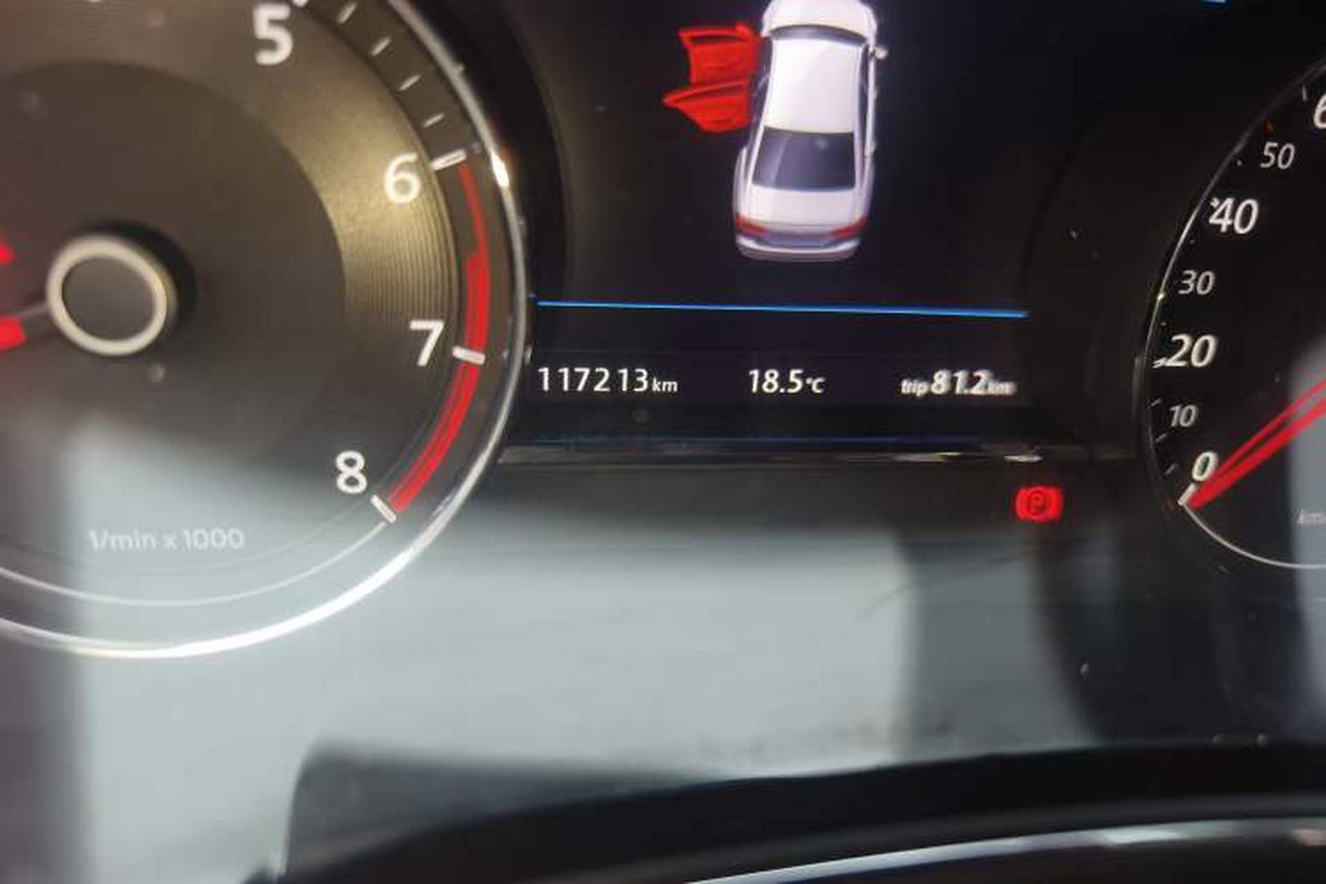 Used Volkswagen Phideon 2018 Revised Version 380TSI Two-Wheel Drive Business Edition Odometer Close Up