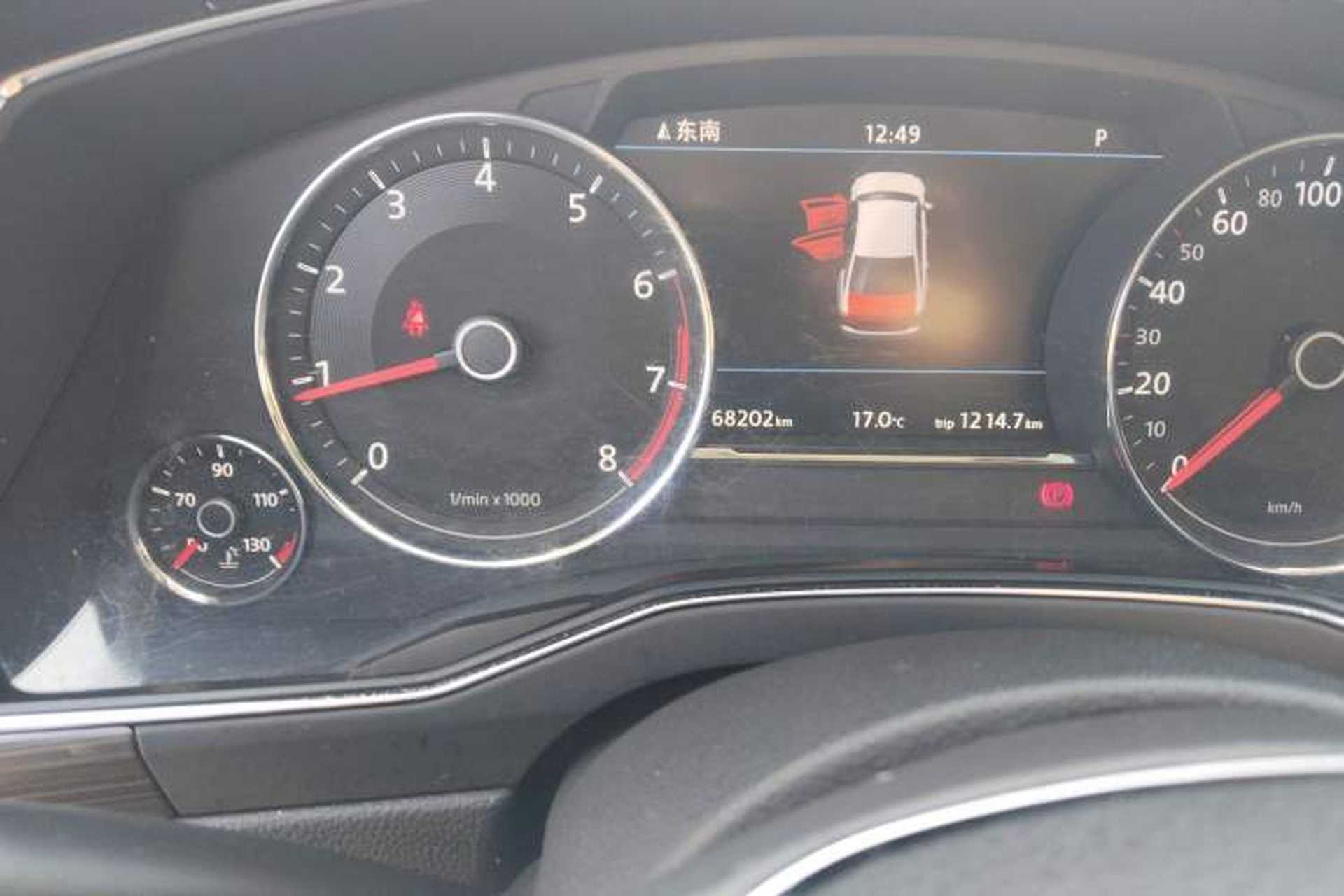 Used Volkswagen Phideon 2018 Revised Version 380TSI Two-Wheel Drive Business Edition Odometer Close Up