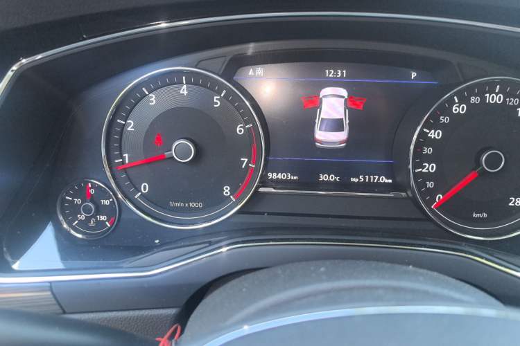 Used Volkswagen Phideon 2018 Revised Version 380TSI Two-Wheel Drive Business Edition Odometer Close Up