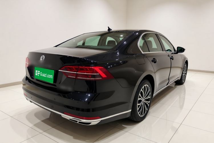 Used Volkswagen Phideon 2018 Revised Version 380TSI Two-Wheel Drive Business Edition Rear Right 45 Deg