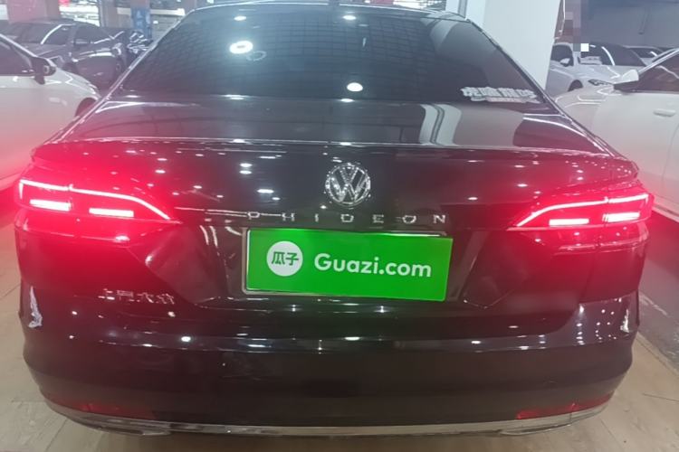 Used Volkswagen Phideon 2018 Revised Version 380TSI Two-Wheel Drive Business Edition Rear