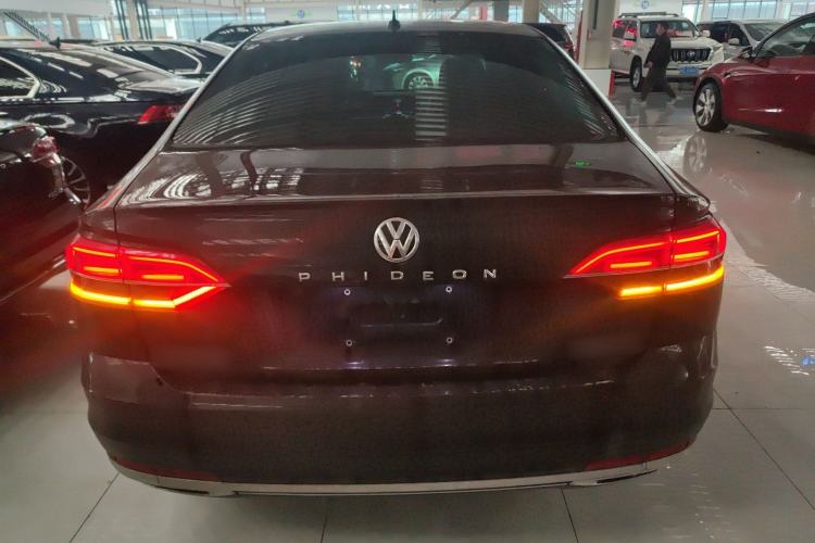 Used Volkswagen Phideon 2018 Revised Version 380TSI Two-Wheel-Drive Flagship Edition Rear
