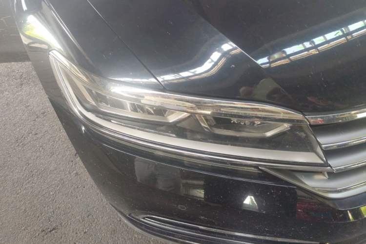 Used Volkswagen Phideon 2018 Revised Version 380TSI Two-Wheel Drive Business Edition Right Front Headlight