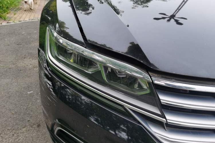 Used Volkswagen Phideon 2018 Revised Version 380TSI Two-Wheel Drive Business Edition Right Front Headlight