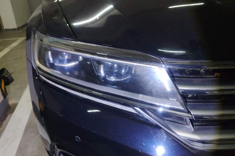 Used Volkswagen Phideon 2018 Revised Version 380TSI Two-Wheel Drive Business Edition Right Front Headlight