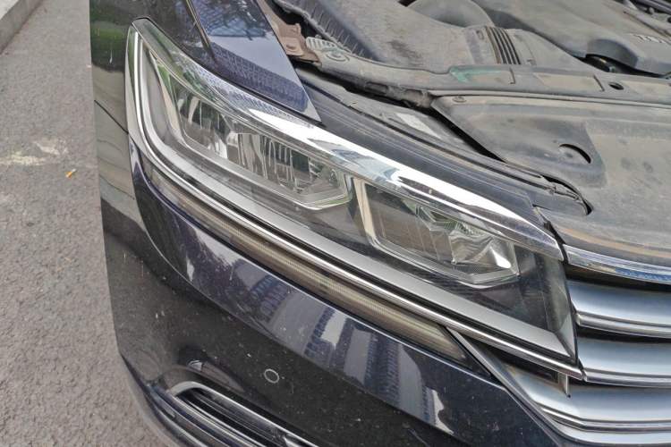 Used Volkswagen Phideon 2018 Revised Version 380TSI Two-Wheel Drive Business Edition Right Front Headlight