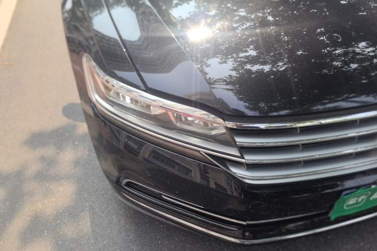 Used Volkswagen Phideon 2018 380TSI Two-Wheel Drive Business Edition Right Front Headlight