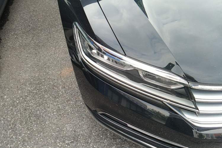 Used Volkswagen Phideon 2018 Revised Version 380TSI Two-Wheel Drive Business Edition Right Front Headlight
