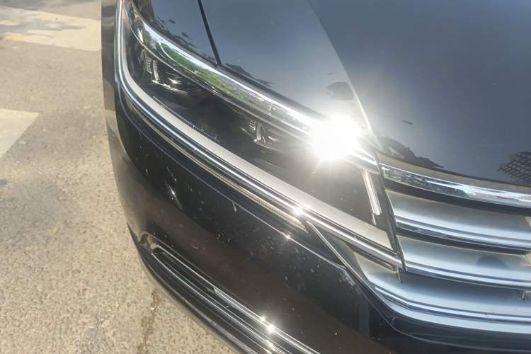 Used Volkswagen Phideon 2018 Revised Version 380TSI Two-Wheel Drive Business Edition Right Front Headlight