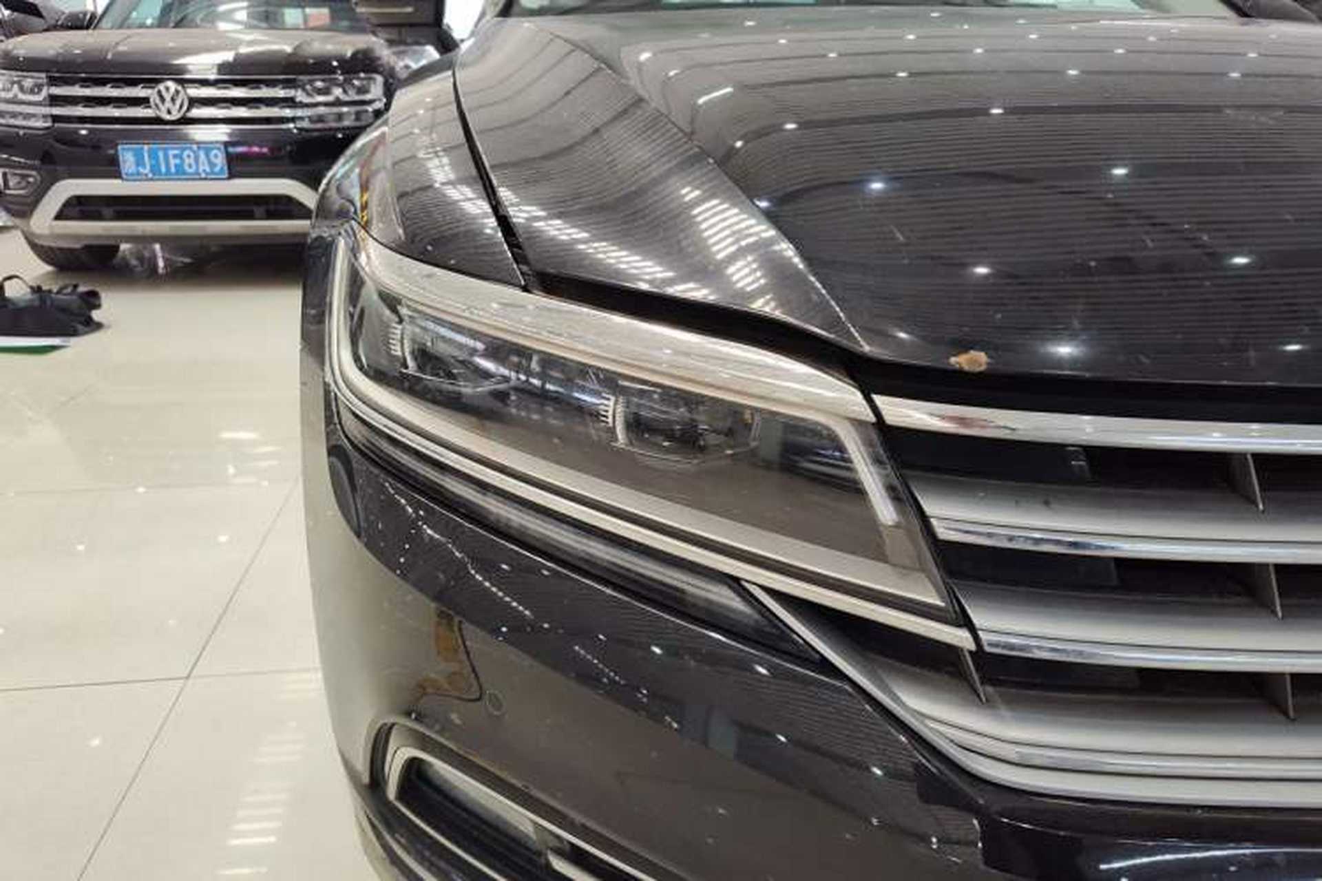 Used Volkswagen Phideon 2018 Revised Version 380TSI Two-Wheel-Drive Flagship Edition Right Front Headlight