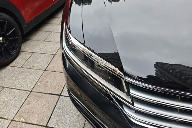 Used Volkswagen Phideon 2018 380TSI Two-Wheel-Drive Flagship Edition Right Front Headlight