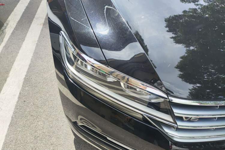 Used Volkswagen Phideon 2018 Revised Version 380TSI Two-Wheel Drive Business Edition Right Front Headlight