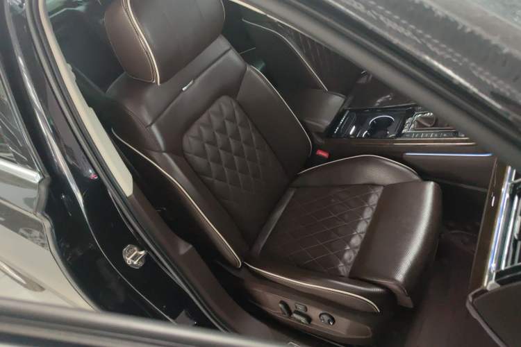 Used Volkswagen Phideon 2018 Revised Version 380TSI Two-Wheel-Drive Flagship Edition Right Front Seat