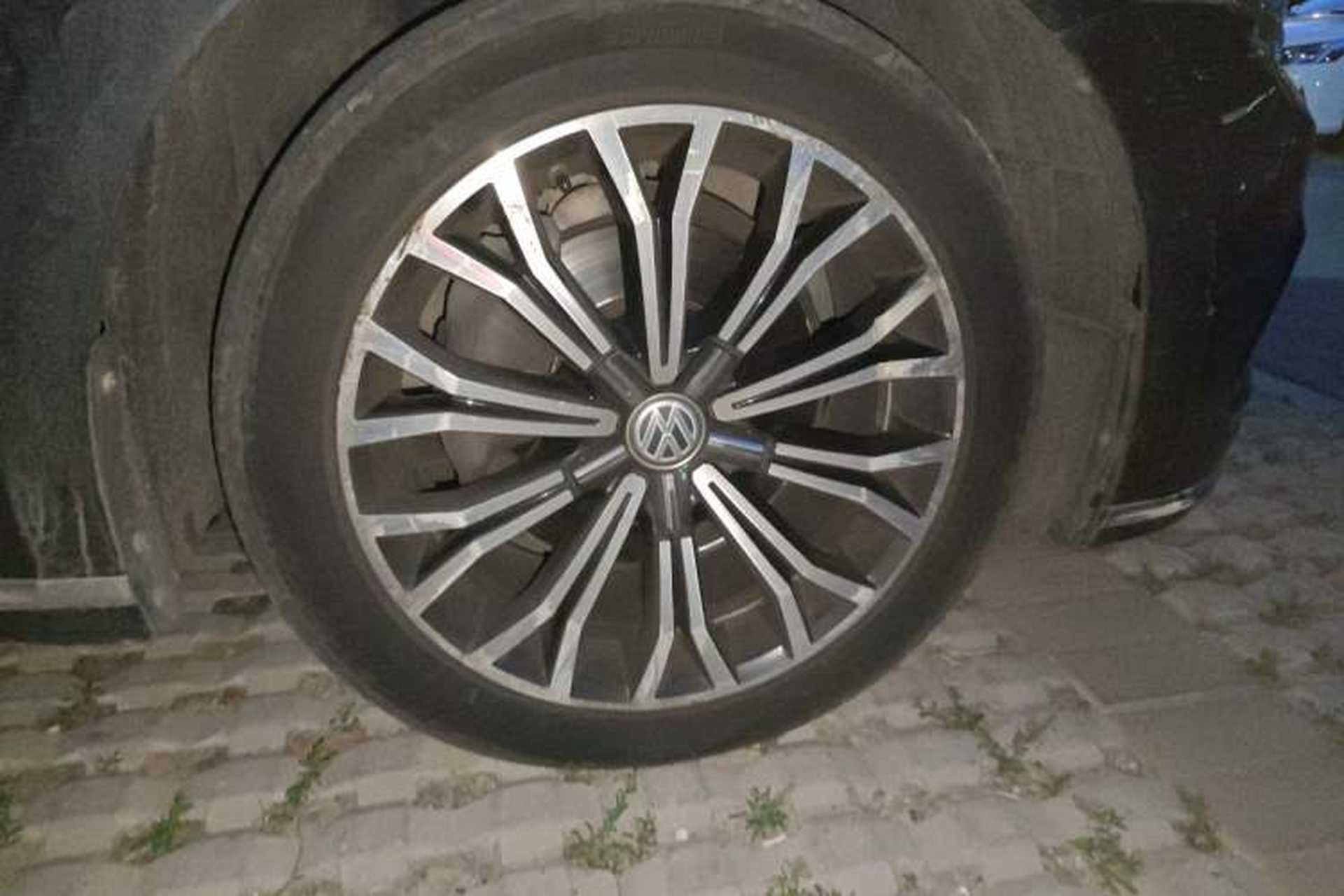Used Volkswagen Phideon 2018 380TSI Two-Wheel Drive Business Edition Right Front Wheel Hub
