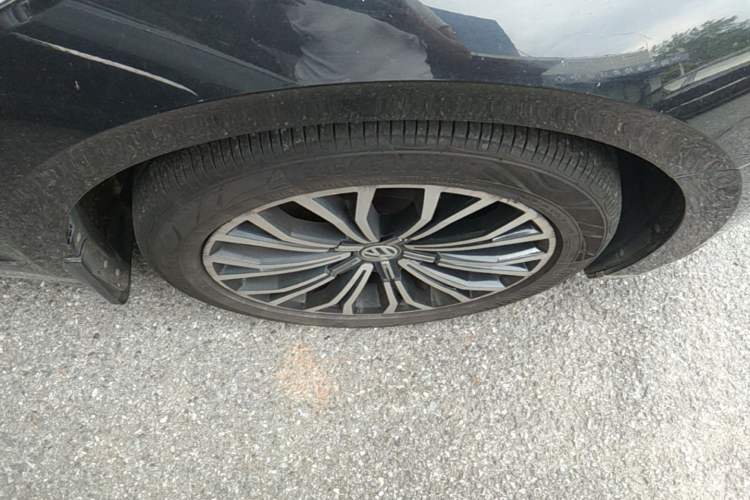 Used Volkswagen Phideon 2018 Revised Version 380TSI Two-Wheel Drive Business Edition Right Front Wheel Hub