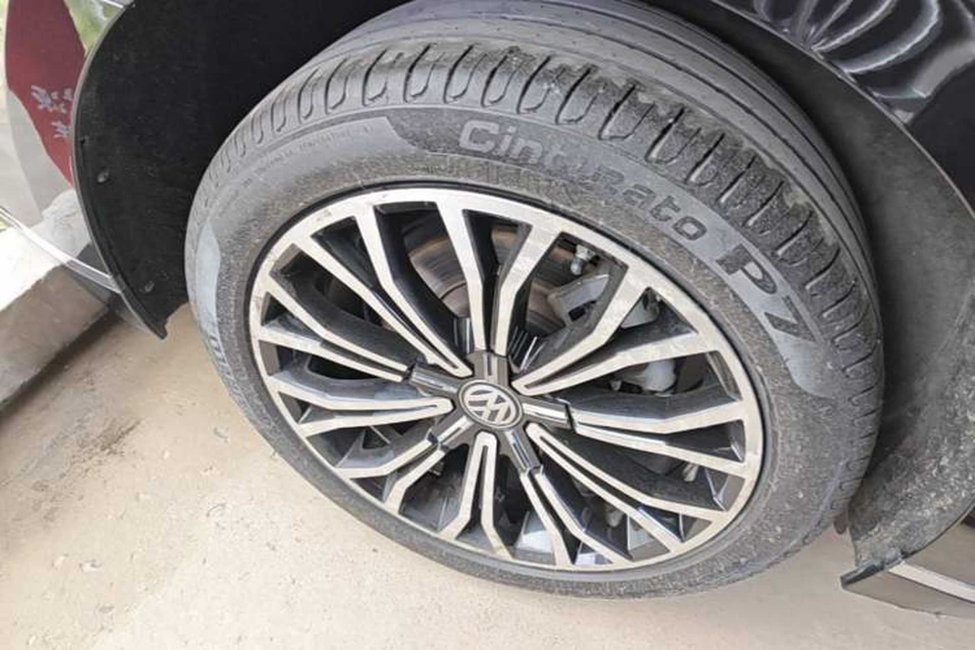 Used Volkswagen Phideon 2018 Revised Version 380TSI Two-Wheel Drive Business Edition Right Rear Wheel Hub