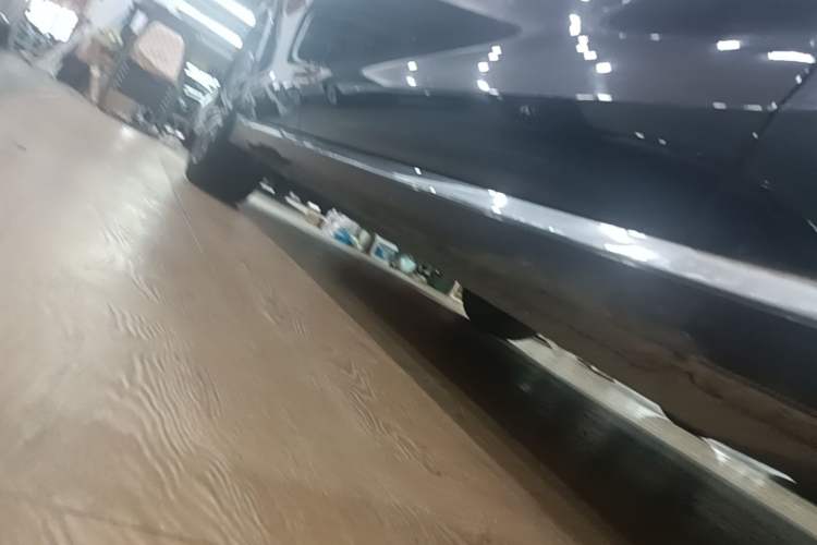 Used Volkswagen Phideon 2018 Revised Version 380TSI Two-Wheel Drive Business Edition Right Side Sill