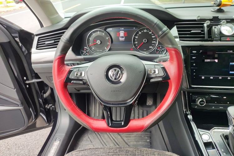 Used Volkswagen Phideon 2018 Revised Version 380TSI Two-Wheel Drive Business Edition Steering Wheel