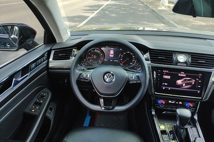 Used Volkswagen Phideon 2018 Revised Version 380TSI Two-Wheel Drive Business Edition Steering Wheel