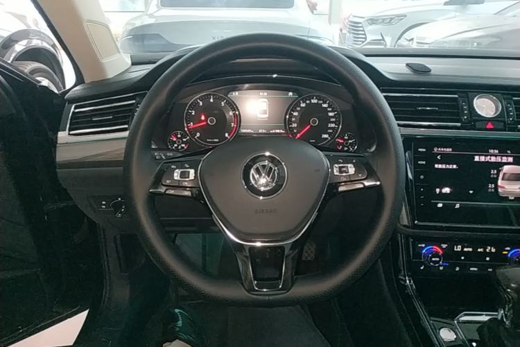 Used Volkswagen Phideon 2018 Revised Version 380TSI Two-Wheel Drive Business Edition Steering Wheel