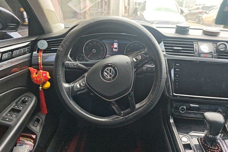 Used Volkswagen Phideon 2018 Revised Version 380TSI Two-Wheel Drive Business Edition Steering Wheel