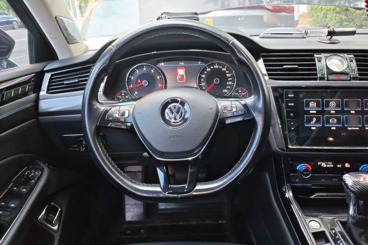 Used Volkswagen Phideon 2018 Revised Version 380TSI Two-Wheel Drive Business Edition Steering Wheel