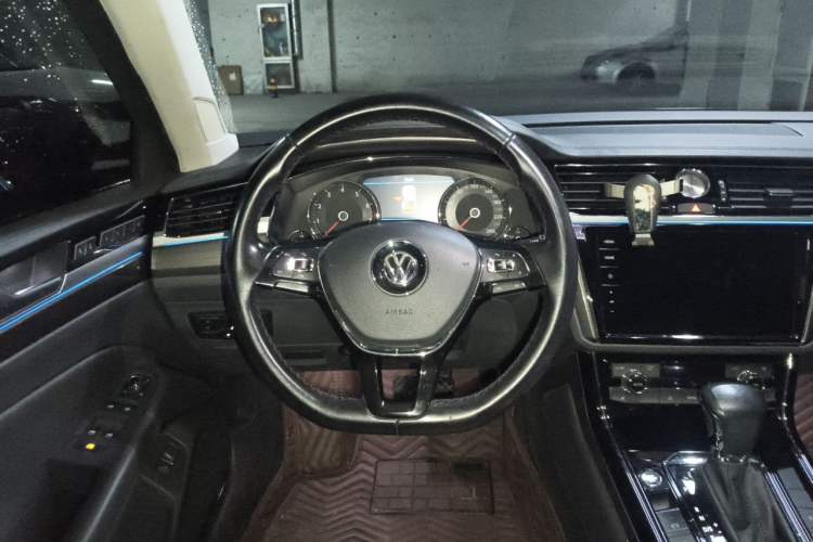 Used Volkswagen Phideon 2018 Revised Version 380TSI Two-Wheel Drive Business Edition Steering Wheel