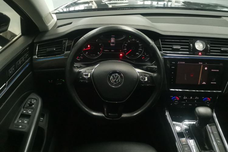 Used Volkswagen Phideon 2018 Revised Version 380TSI Two-Wheel Drive Business Edition Steering Wheel