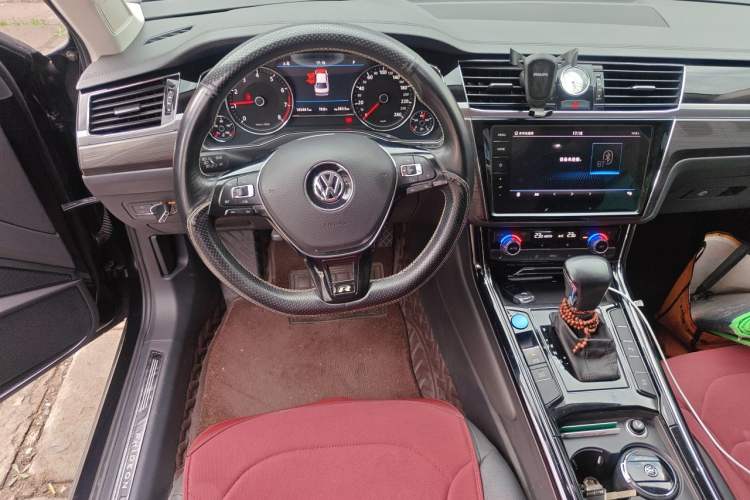 Used Volkswagen Phideon 2018 Revised Version 380TSI Two-Wheel Drive Business Edition Steering Wheel
