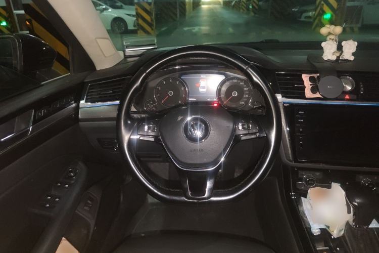 Used Volkswagen Phideon 2018 380TSI Two-Wheel Drive Business Edition Steering Wheel