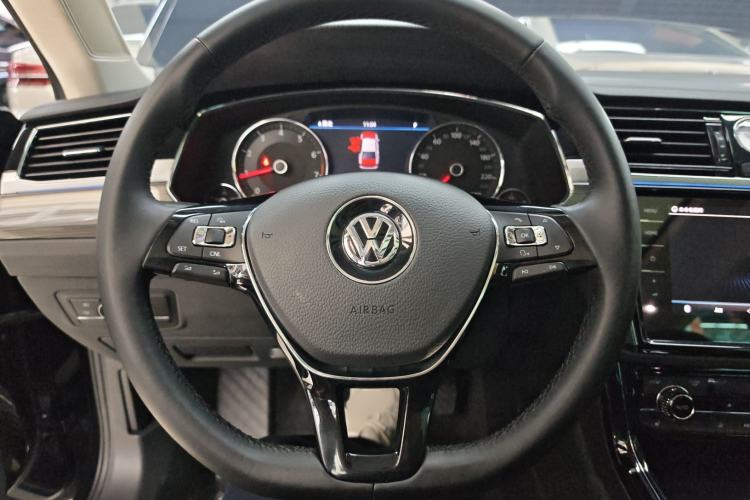 Used Volkswagen Phideon 2018 Revised Version 380TSI Two-Wheel Drive Business Edition Steering Wheel