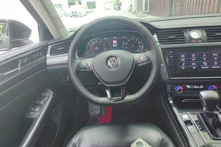 Used Volkswagen Phideon 2018 Revised Version 380TSI Two-Wheel Drive Business Edition Steering Wheel
