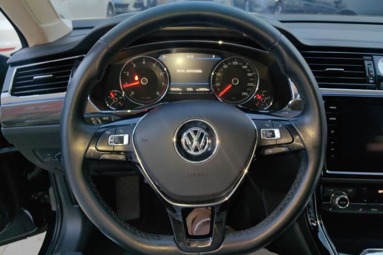 Used Volkswagen Phideon 2018 Revised Version 380TSI Two-Wheel Drive Business Edition Steering Wheel