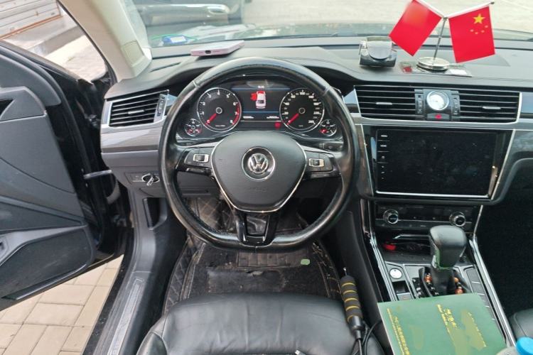 Used Volkswagen Phideon 2018 Revised Version 380TSI Two-Wheel Drive Business Edition Steering Wheel