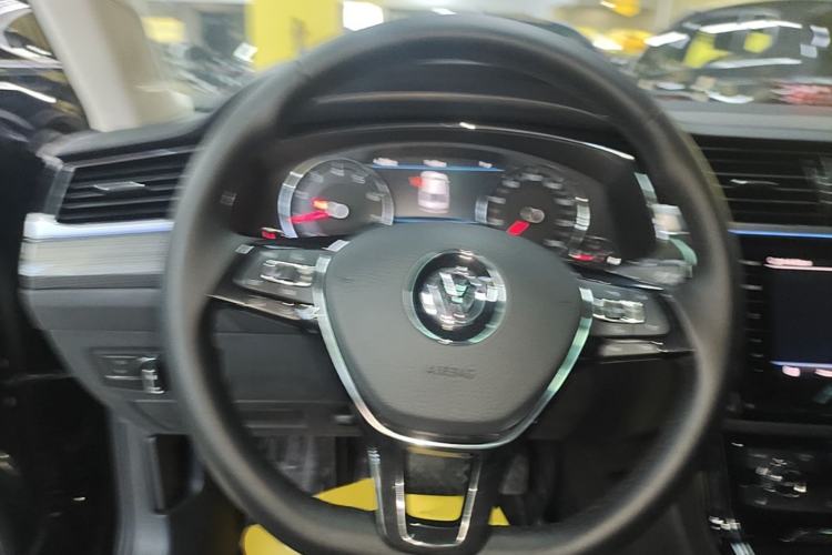 Used Volkswagen Phideon 2018 Revised Version 380TSI Two-Wheel Drive Business Edition Steering Wheel