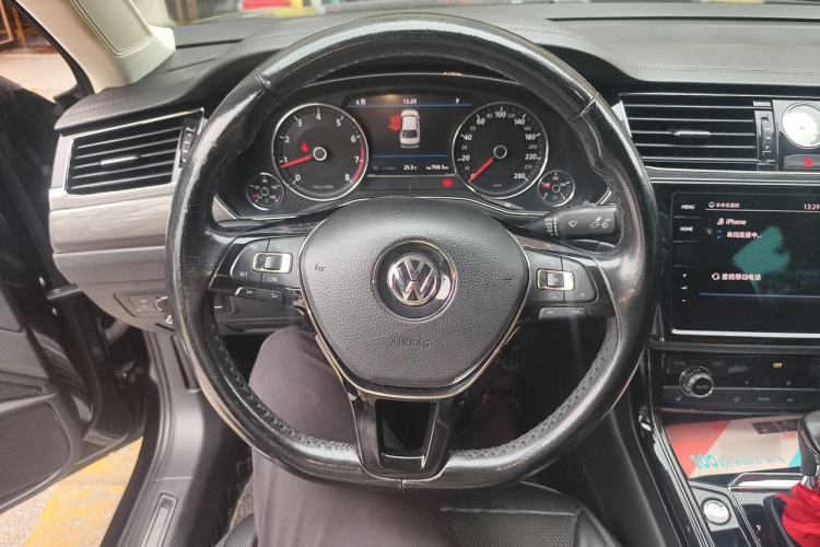 Used Volkswagen Phideon 2018 Revised Version 380TSI Two-Wheel Drive Business Edition Steering Wheel