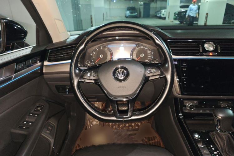Used Volkswagen Phideon 2018 Revised Version 380TSI Two-Wheel Drive Business Edition Steering Wheel