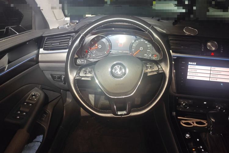 Used Volkswagen Phideon 2018 Revised Version 380TSI Two-Wheel Drive Business Edition Steering Wheel