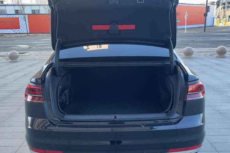 Used Volkswagen Phideon 2018 Revised Version 380TSI Two-Wheel Drive Business Edition Trunk