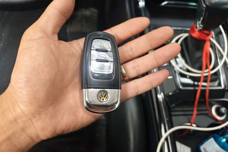 Used Volkswagen Phideon 2018 Revised Version 380TSI Two-Wheel Drive Business Edition Vehicle Key