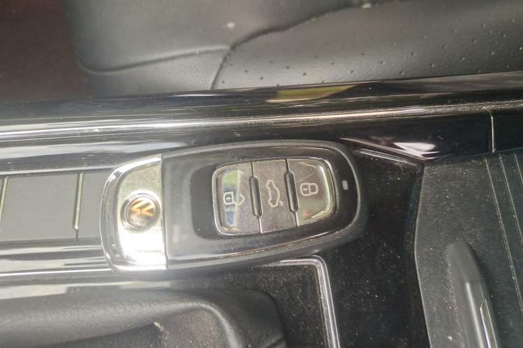 Used Volkswagen Phideon 2018 380TSI Two-Wheel Drive Business Edition Vehicle Key
