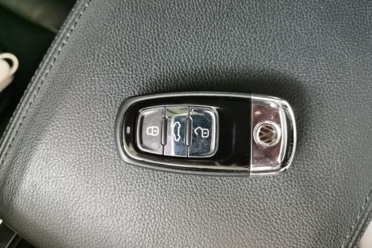 Used Volkswagen Phideon 2018 Revised Version 380TSI Two-Wheel Drive Business Edition Vehicle Key