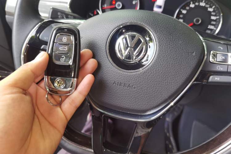 Used Volkswagen Phideon 2018 Revised Version 380TSI Two-Wheel-Drive Flagship Edition Vehicle Key