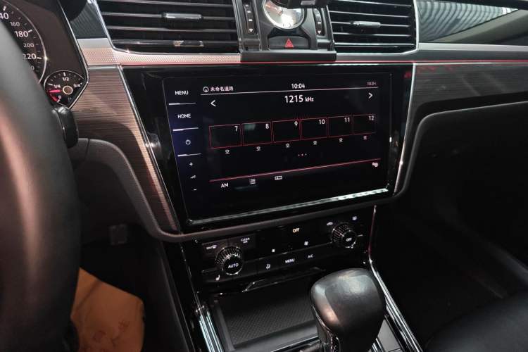 Used Volkswagen Phideon 2018 Revised Version 380TSI Two-Wheel Drive Business Edition Audio And AC Panel