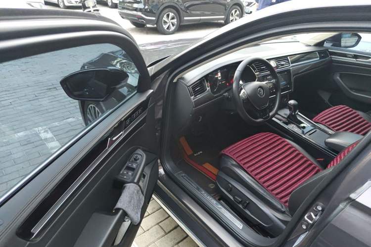 Used Volkswagen Phideon 2018 380TSI Two-Wheel Drive Business Edition Driver Seat