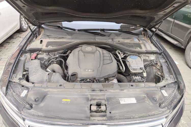 Used Volkswagen Phideon 2018 380TSI Two-Wheel Drive Business Edition Engine Bay
