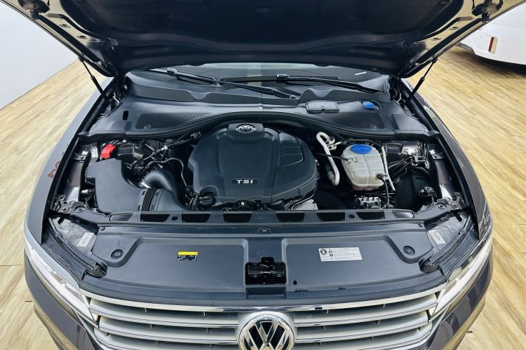 Used Volkswagen Phideon 2018 Revised Version 380TSI Two-Wheel Drive Business Edition Engine Bay