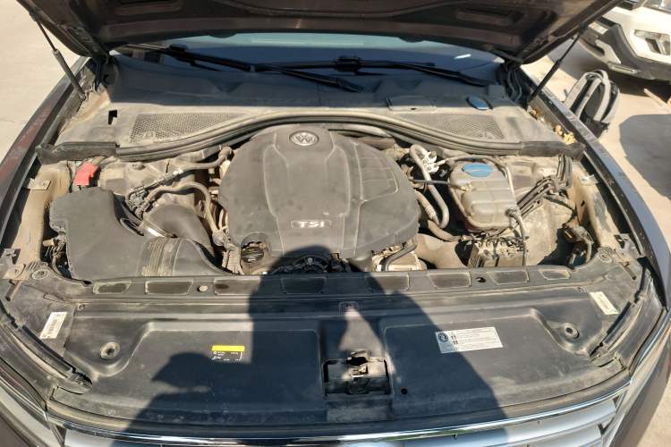 Used Volkswagen Phideon 2018 Revised Version 380TSI Two-Wheel Drive Business Edition Engine Bay